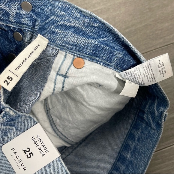 NWT PacSun Light Blue Ripped Vintage High Waisted Denim Shorts 25 Boho Beach - Picture 10 of 16